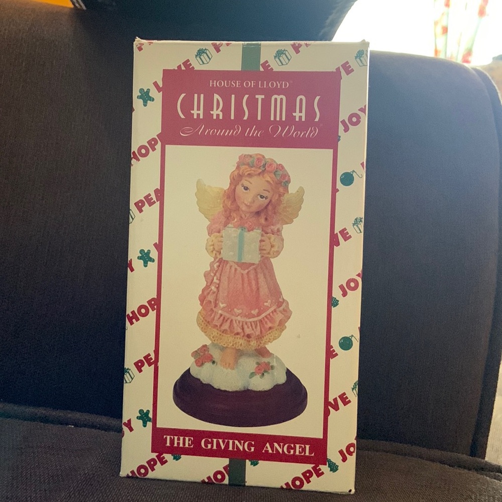 Vintage House of Lloyd Giving Angel Figurine